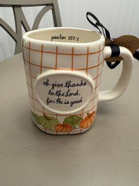 Rae Dunn Give Thanks Psalm 107:1 Pumpkin Grid Ceramic Mug